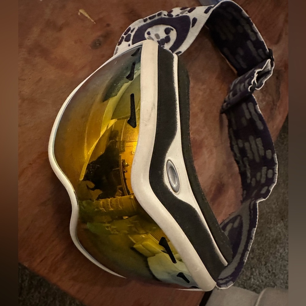 Oakley snow googles